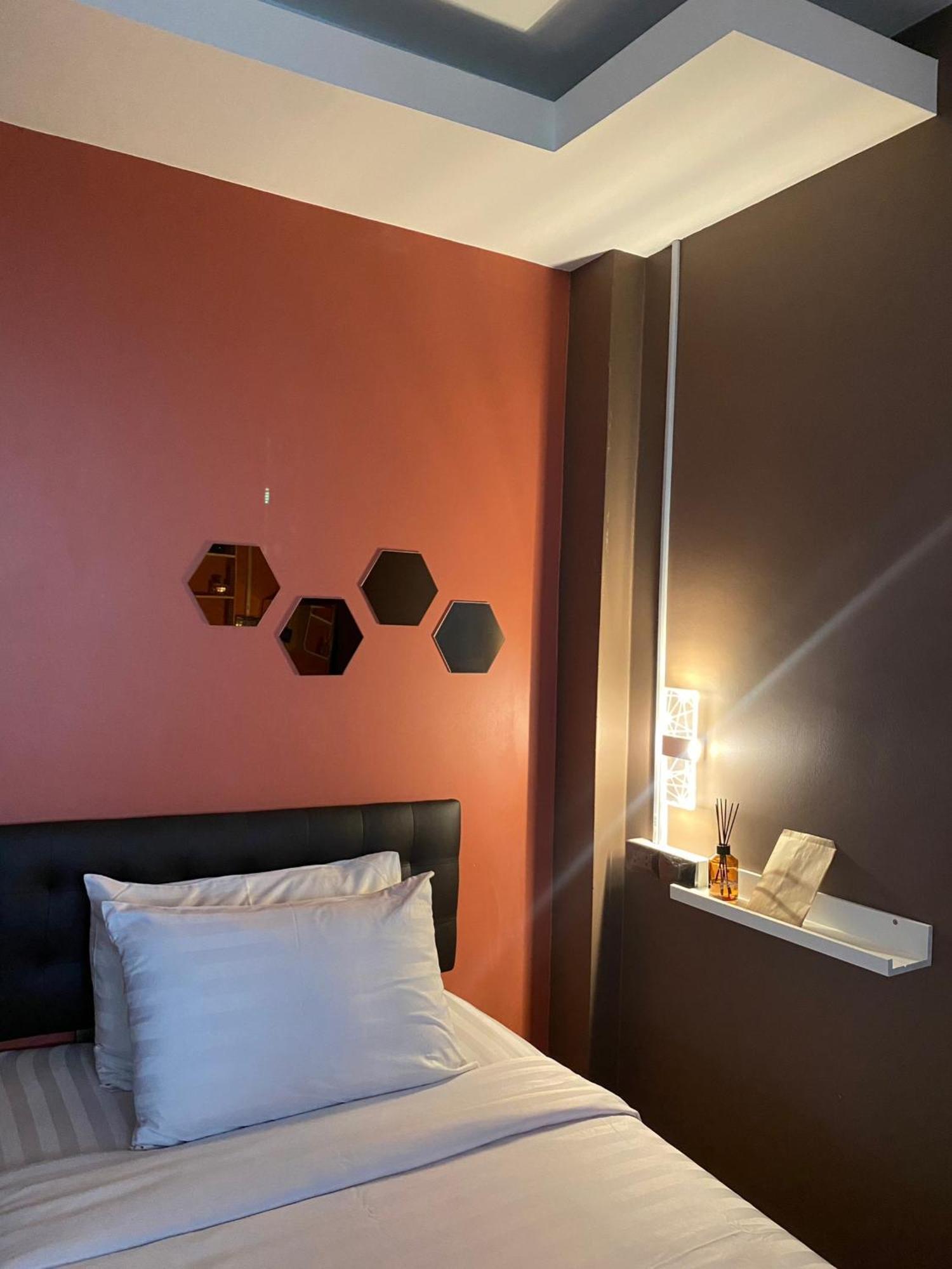 Varietyd-Dayhostel Huahin Extérieur photo